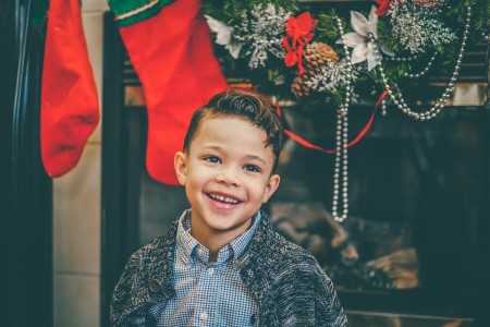 子供にクリスマスプレゼント何歳まであげる?サンタの正体はいつ教える?