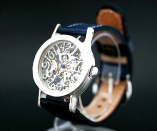 手巻きの腕時計CraftistSilver