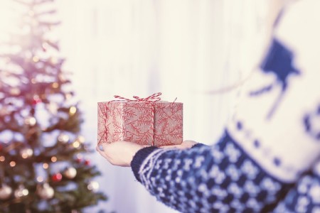 好きな男性に贈るクリスマスプレゼント何がいい!?渡し方は?